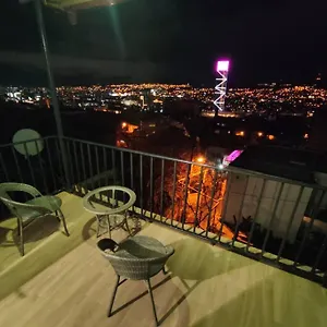 Luca's In Old Апартаменты Тбилиси